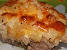 Картофель с мясом и ананасами