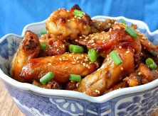Куриные крылышки с овощами
