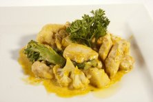 Рыба, запеченная с брокколи и цветной капустой 